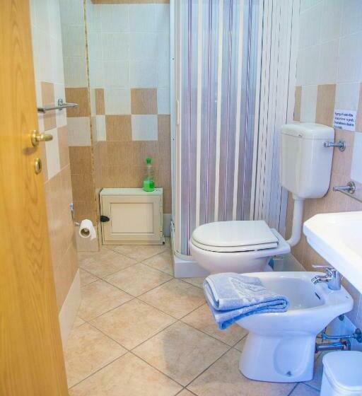 חדר סטנדרט לארבעה, Bed & Breakfast Il Castellino