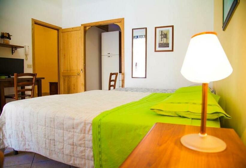 חדר סטנדרט לארבעה, Bed & Breakfast Il Castellino