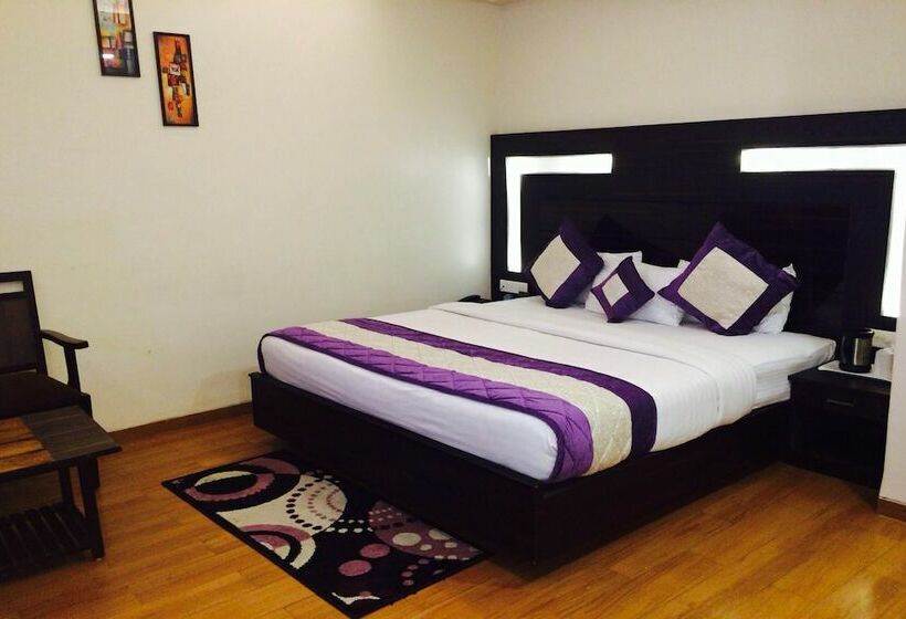 Chambre Standard Individuelle, Samrat