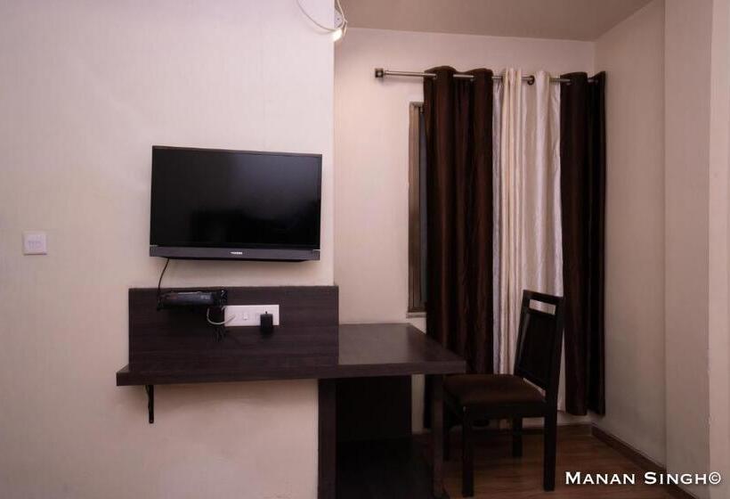 Chambre Deluxe, Samrat