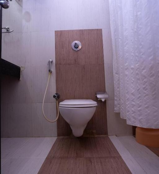 Chambre Deluxe, Samrat