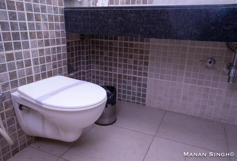 Chambre Deluxe, Samrat