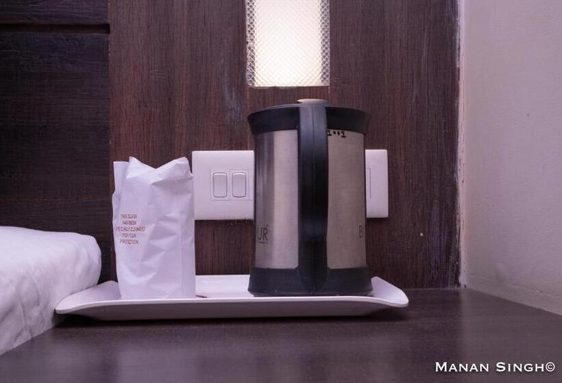 Chambre Deluxe, Samrat