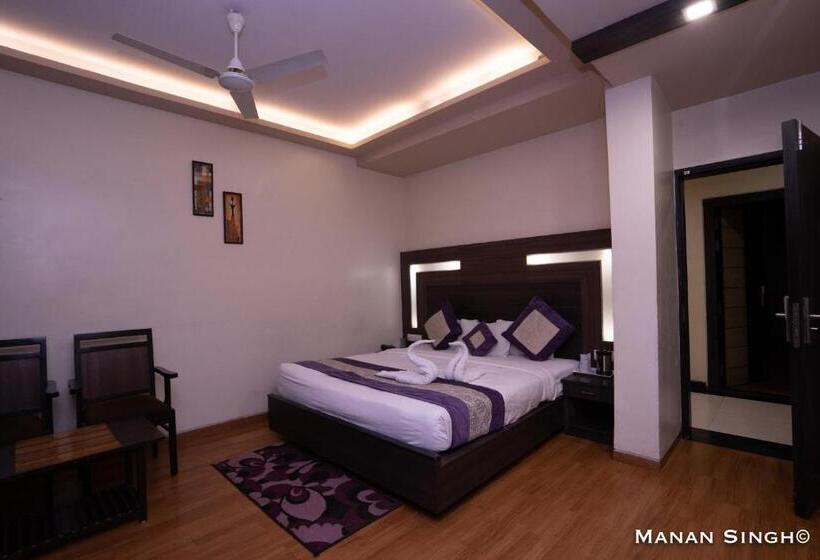 Suite Executive, Samrat