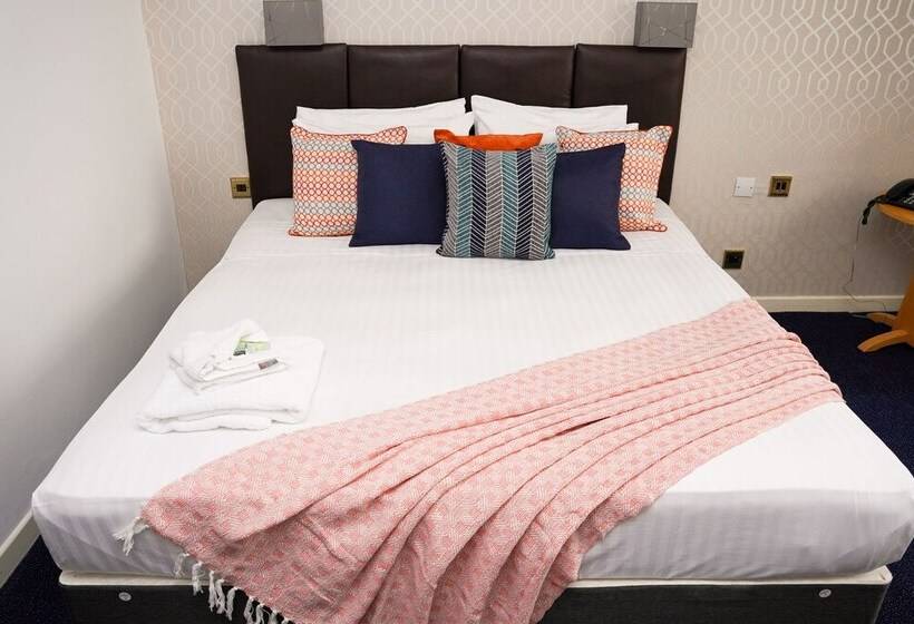 Chambre Standard Individuelle, Samrat