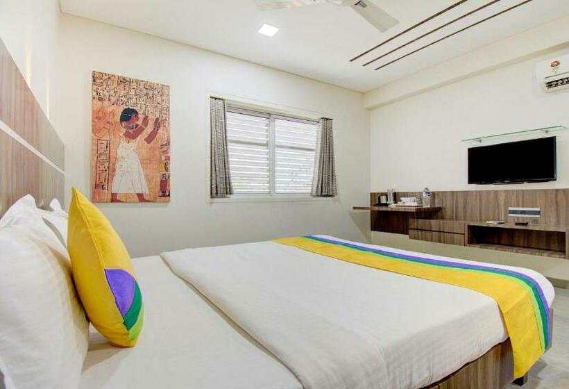 Standard Room, Treebo Lalaji S Executive