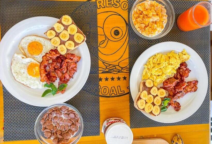 اتاق استاندارد با چشمانداز استخر, Parrot Resort Moalboal