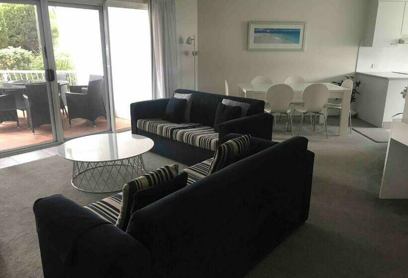 발코니가 있는 2 베드룸 아파트, Le Beach Apartments