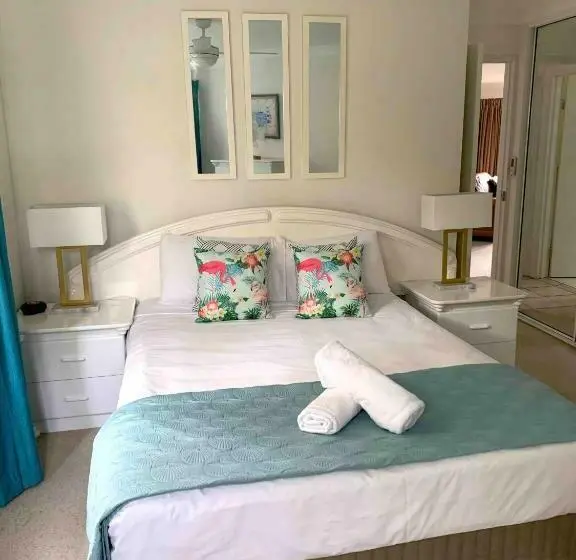 バルコニー付2ベッドルームアパートメント, Le Beach Apartments
