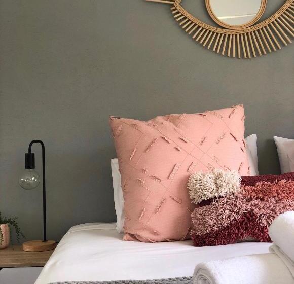 발코니가 있는 2 베드룸 아파트, Le Beach Apartments