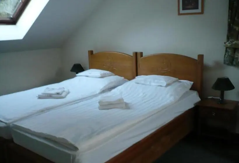 Standard Neljän Hengen Huone, St. Hubertus étterem és Panzió