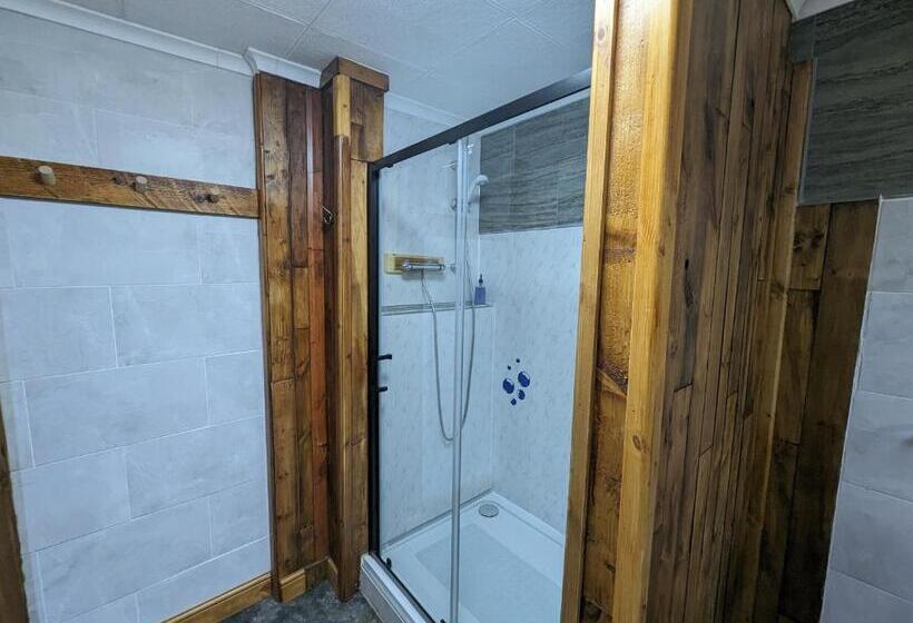 Четырехместный номер Премиум, The Steading Highland Glen Lodge