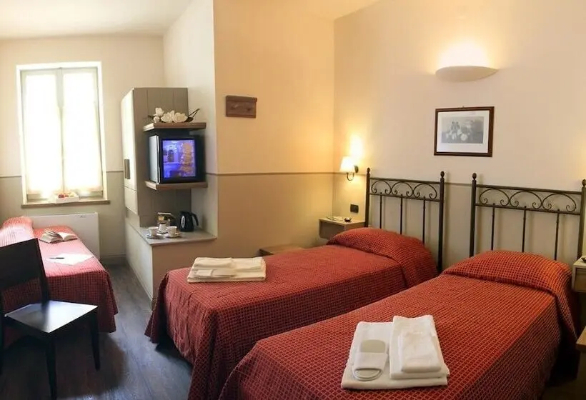 Standard Kolmen Hengen Huone, Albergo Benito