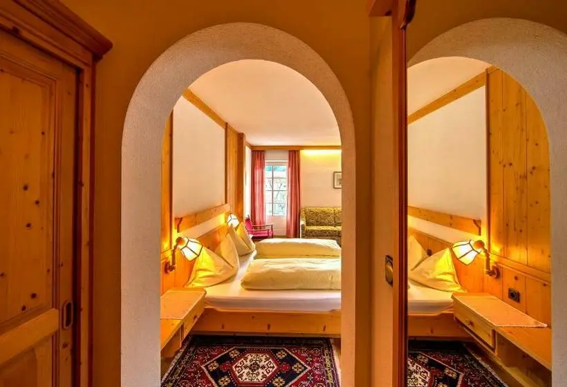 コンフォートルーム, Gasthof Obermair