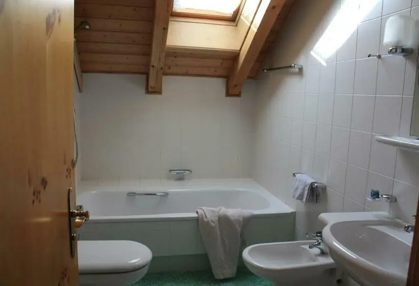 コンフォートルーム, Gasthof Obermair