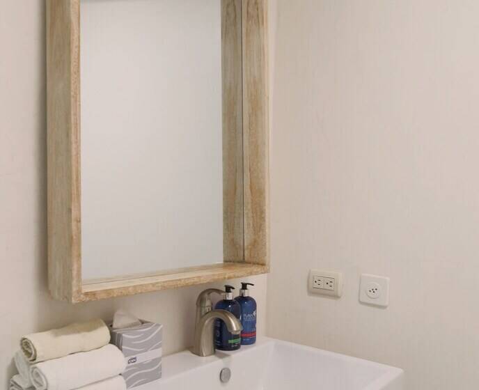 공동 객실, Guiones