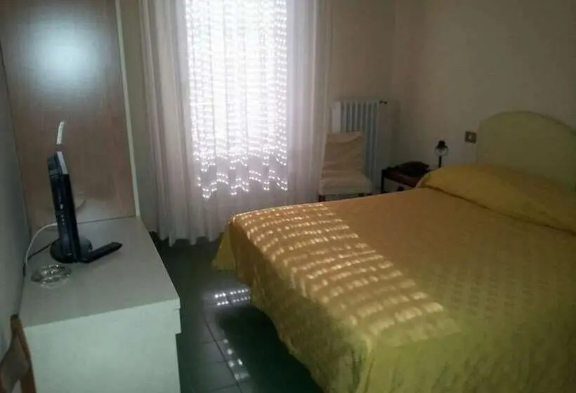 Standard Kolmen Hengen Huone, Meridiana