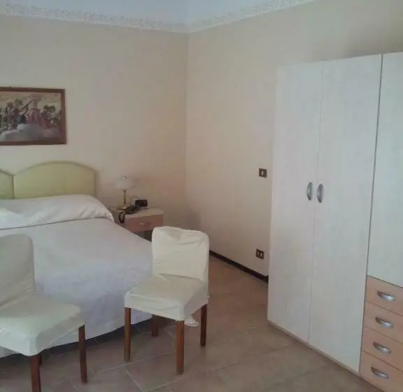 Standard Kolmen Hengen Huone, Meridiana