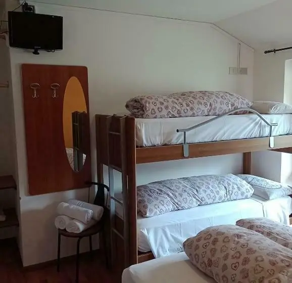 スタンダード４人部屋, Sasso Nero