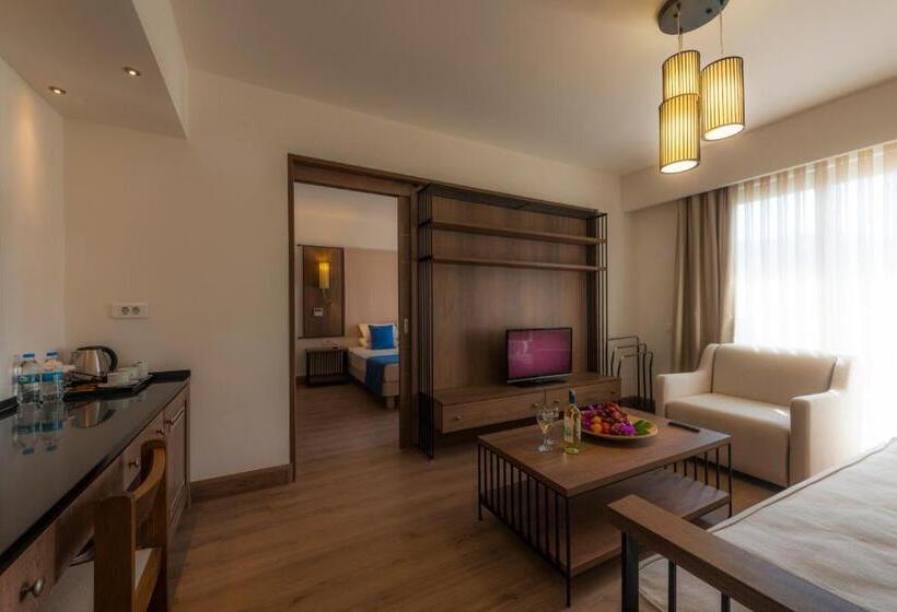 סוויטה, Liv Hotel By Bellazure