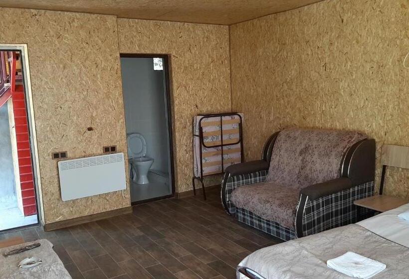 اتاق خانوادگی, Noy