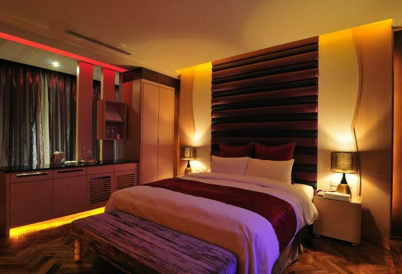 اتاق کلاسیک, One + One Motel