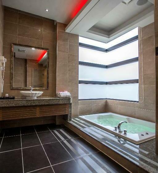 اتاق پرمیوم, One + One Motel