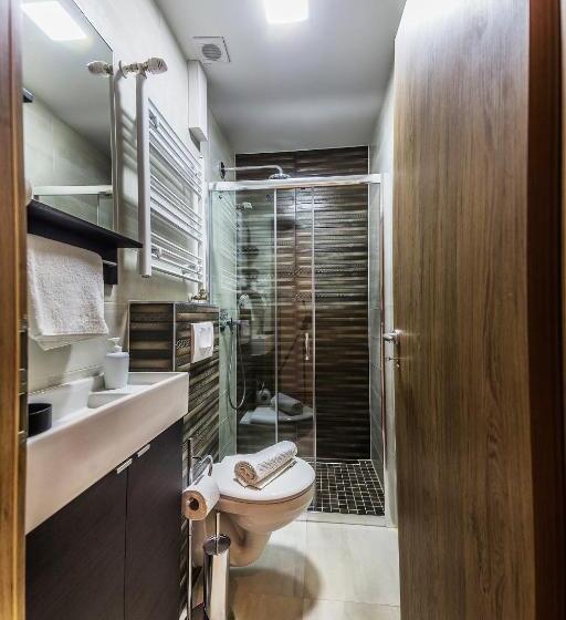 标准间, Sztár Motel étterem