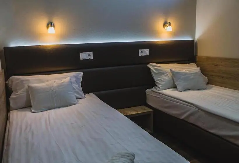 スタンダードルーム, Sztár Motel étterem