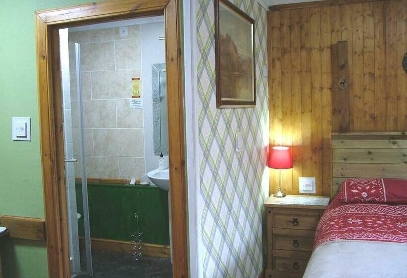 Номер Стандарт Вид на Сад, The Steading Highland Glen Lodge