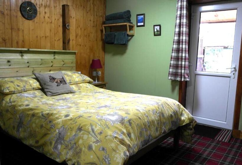 Номер Стандарт Вид на Сад, The Steading Highland Glen Lodge