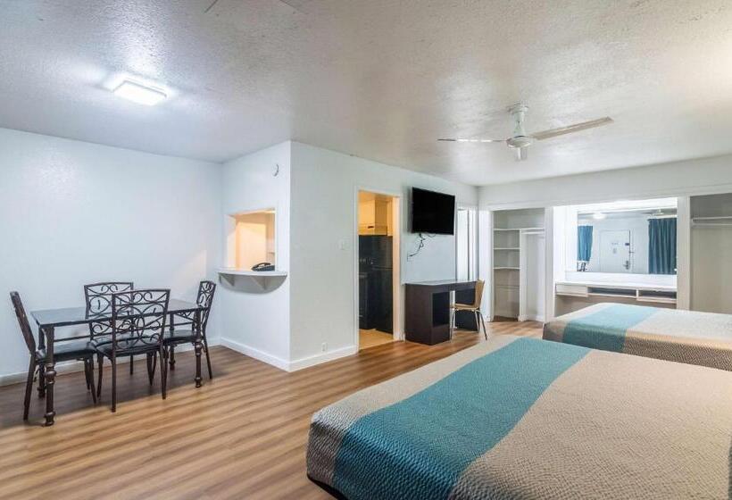 Номер Deluxe, Trade Wind Motel