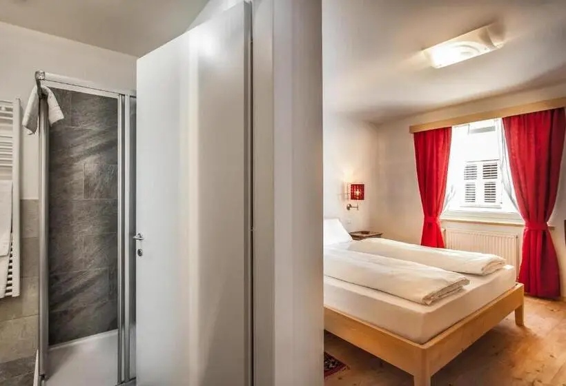 اتاق استاندارد, Am Schloss Guest House