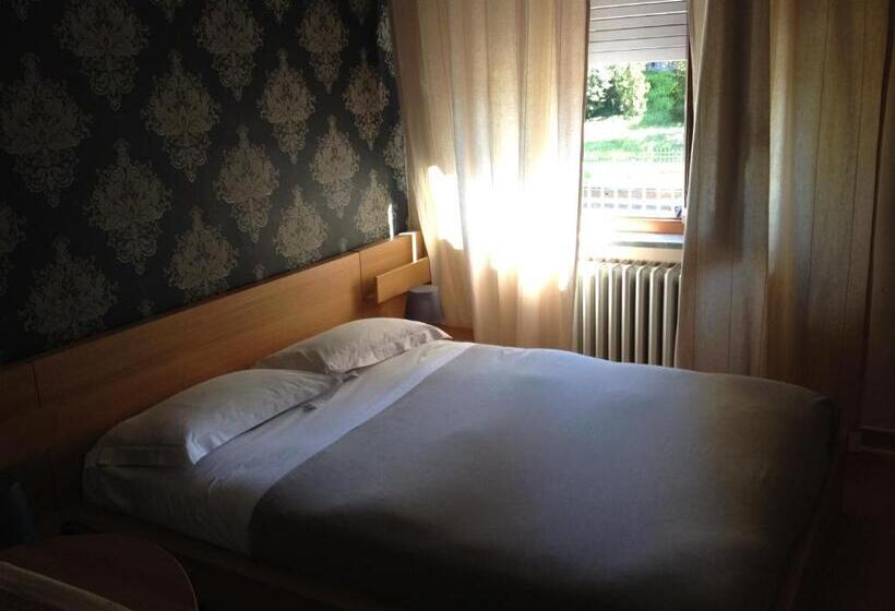 Camera Basic Letto Matrimoniale, Casa Bona