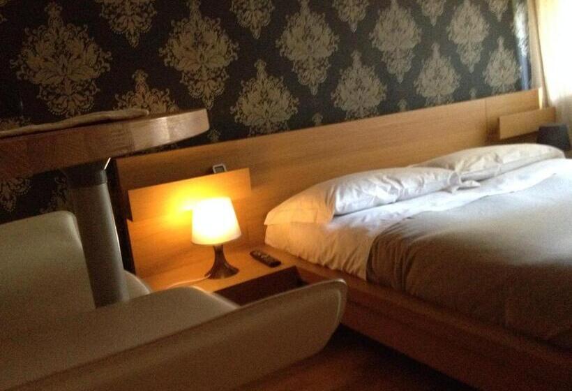 Camera Basic Letto Matrimoniale, Casa Bona