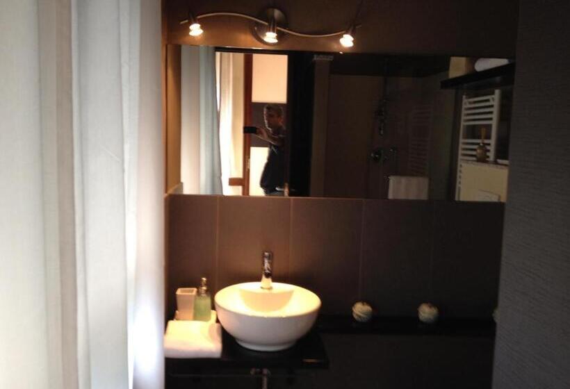 Camera Basic Letto Matrimoniale, Casa Bona