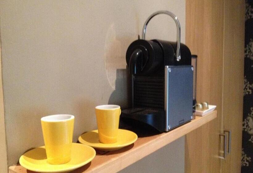 Camera Basic Letto Matrimoniale, Casa Bona