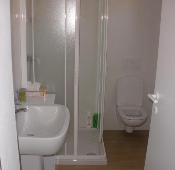 スタンダードルーム, B&b Castellani