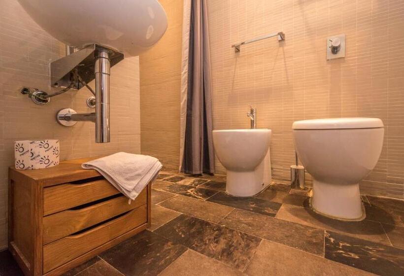غرفة قياسية رباعية مطلة على البحر, B&b Le Dune   Self Check In
