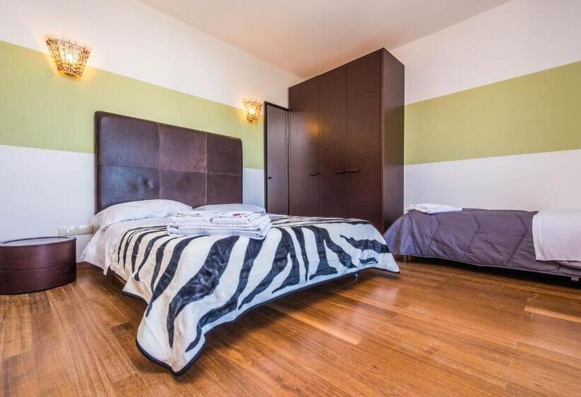 غرفة قياسية رباعية مطلة على البحر, B&b Le Dune   Self Check In