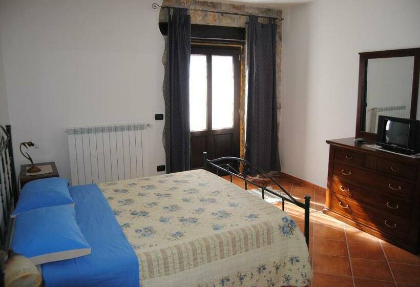 Номер Стандарт с Балконом, Casale San Felice B&b