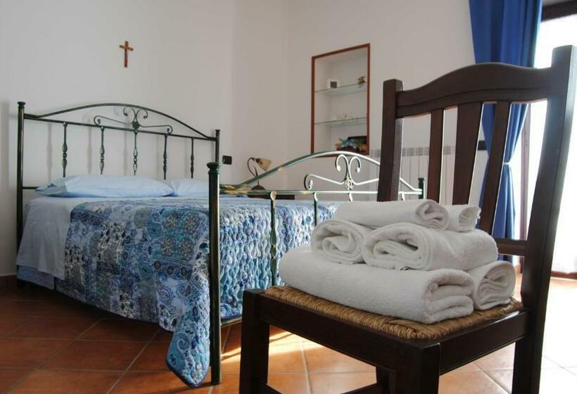 Номер Стандарт с Балконом, Casale San Felice B&b