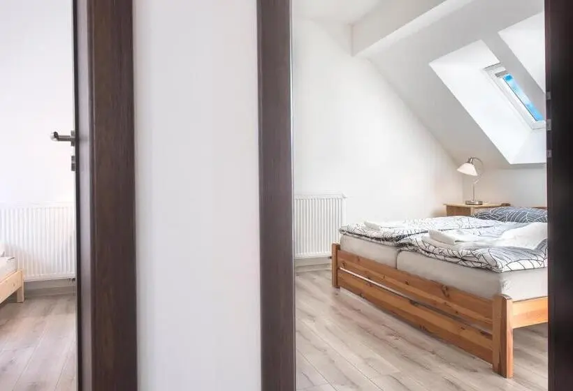 2ベッドルームアパートメント, Garden Apartments