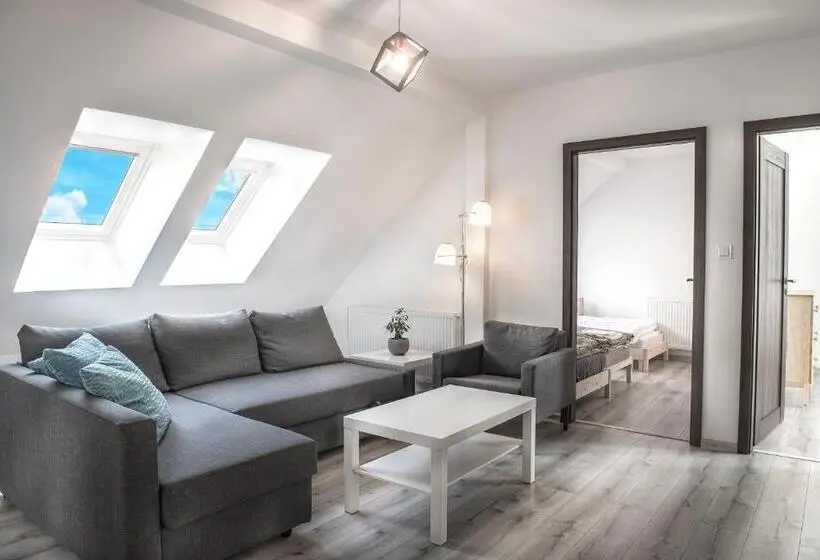 2ベッドルームアパートメント, Garden Apartments