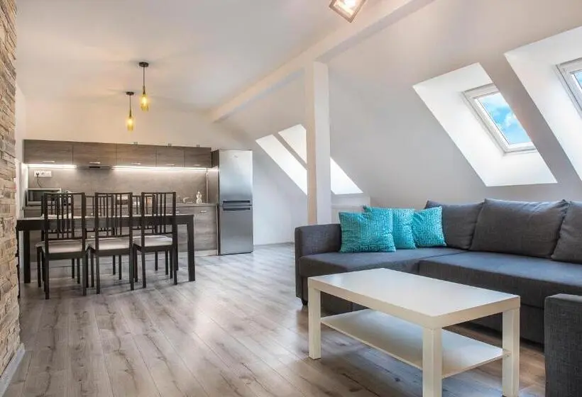 2ベッドルームアパートメント, Garden Apartments