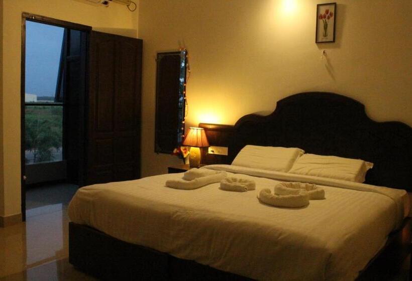 Номер Стандарт с Балконом, Ebenezer Plaza