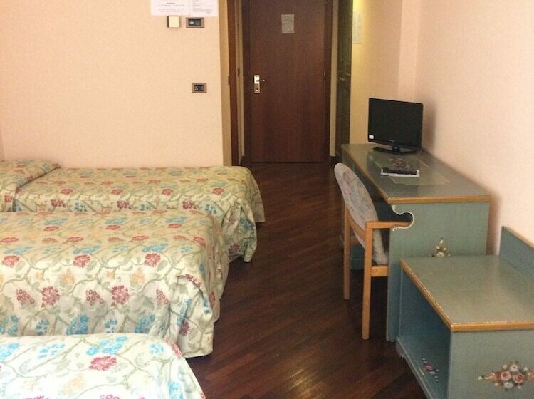 اتاق استاندارد چهار تخته, San Nicola