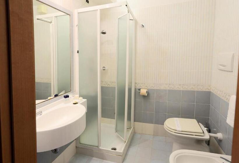 חדר יחיד קלאסי, Sporting