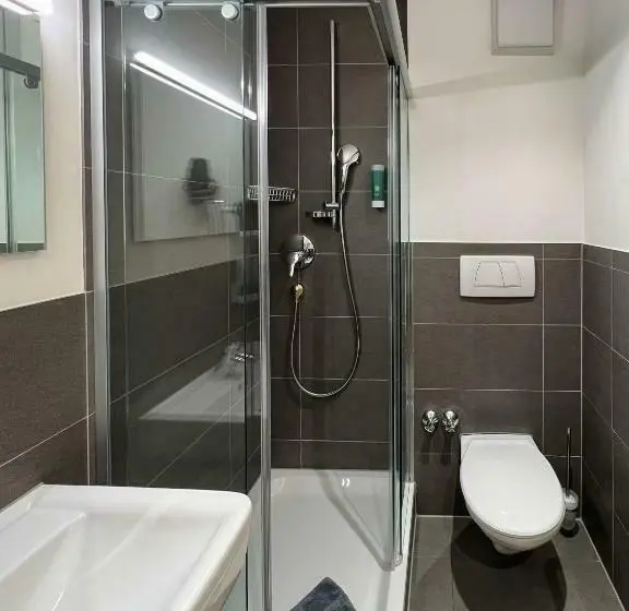 Standard Yhden Hengen Huone, Torstuben