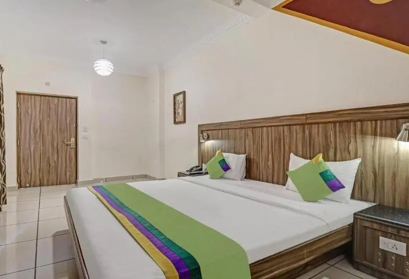 デラックスルーム, Treebo Komfort Suites, 3 Km From Mysore Palace